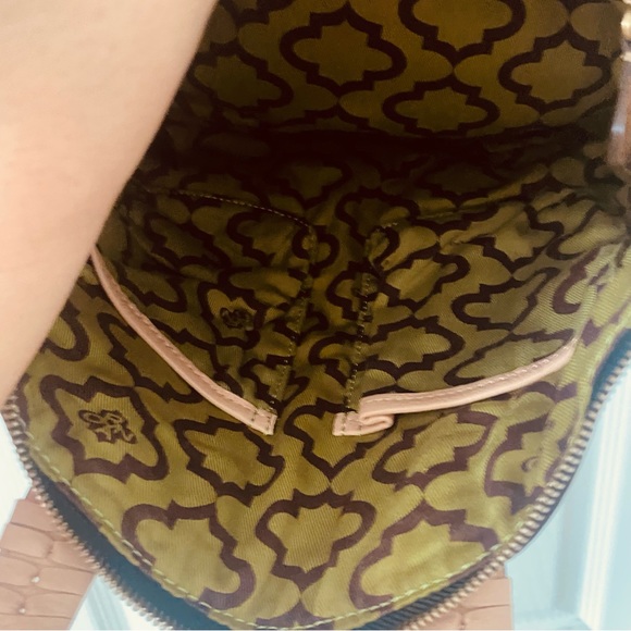 Beautiful light tan (almost blush color) genuine leather cross body bag. New! - Picture 6 of 11